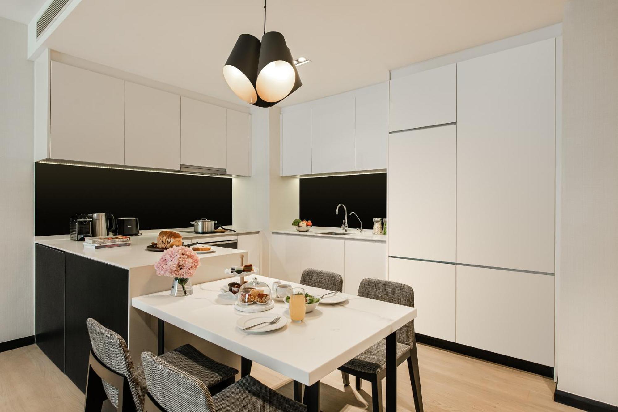 Отель Ascott Star Klcc Куала-Лумпур Экстерьер фото A kitchen in a typical apartment